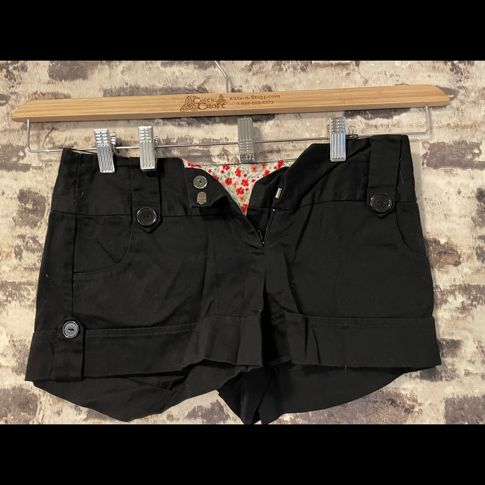 The perfect little black shorts